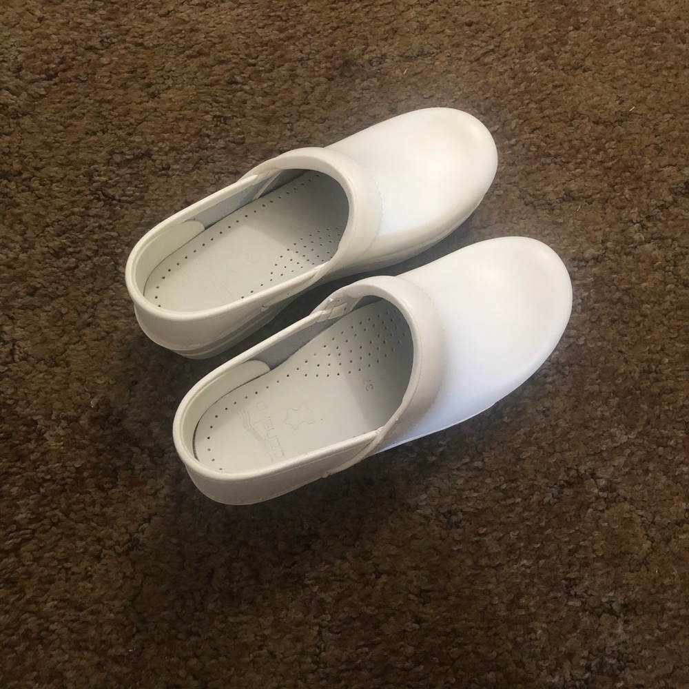 Dansko Nursing Professional Box White